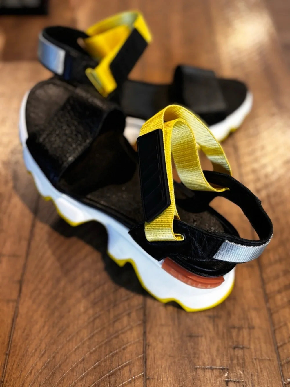 Sorel Kinetic Sporty Sandals with Black Leather  & Yellow strap. - Picture 6 of 6
